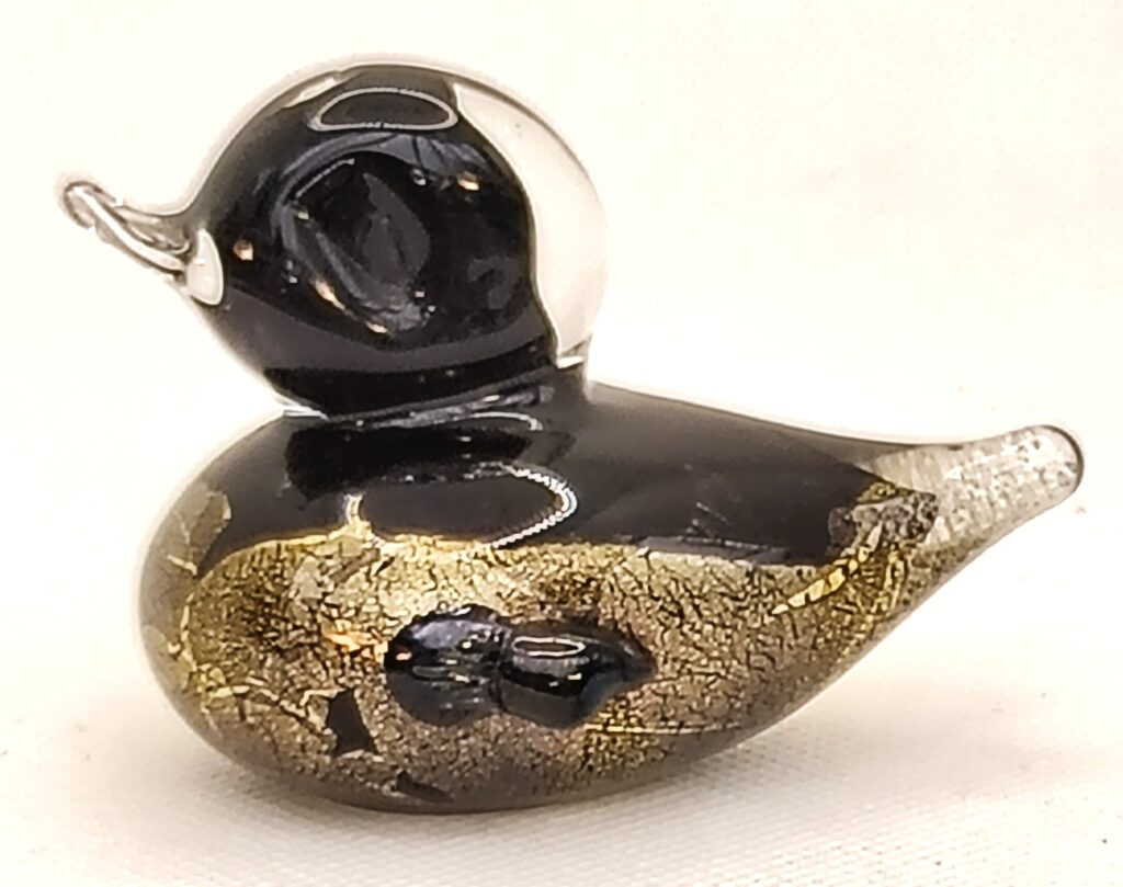 Black Azurene 'Minimal Duck'